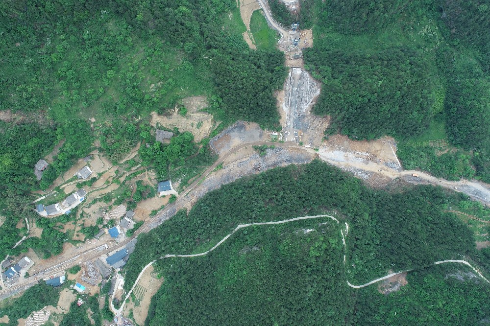 曾榮路改建工程全面提速，跑出建設“加速度”